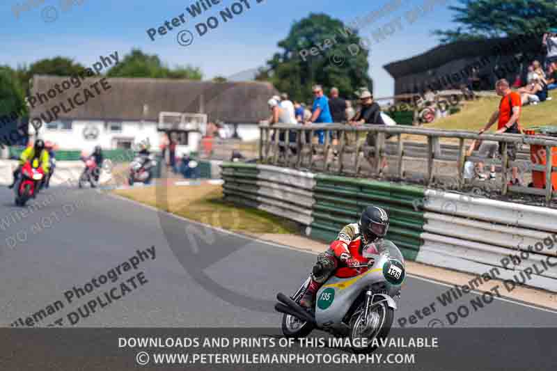 Vintage motorcycle club;eventdigitalimages;mallory park;mallory park trackday photographs;no limits trackdays;peter wileman photography;trackday digital images;trackday photos;vmcc festival 1000 bikes photographs